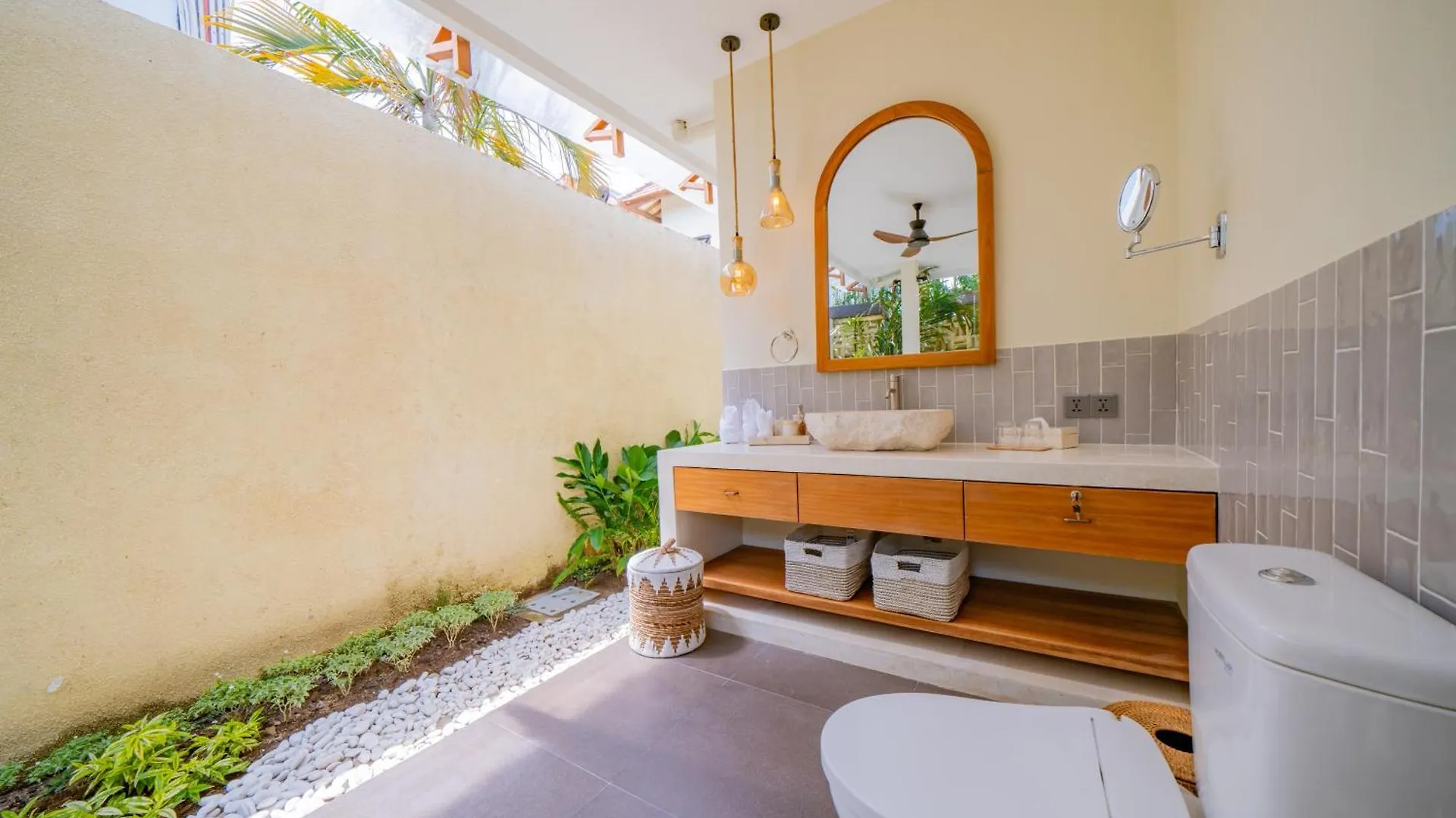 Vila Luxury Balinese Oasis With Private Pool - 2 Br Kerobokan 0*,  Indonésie