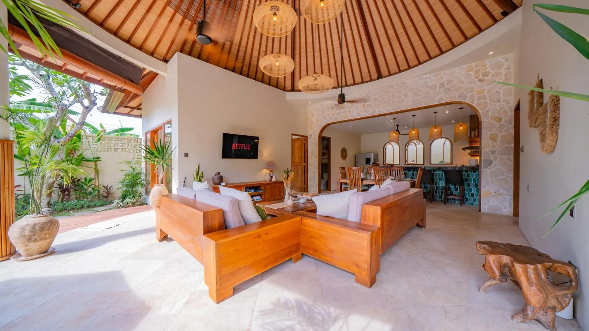 Vila Luxury Balinese Oasis With Private Pool - 2 Br Kerobokan Indonésie