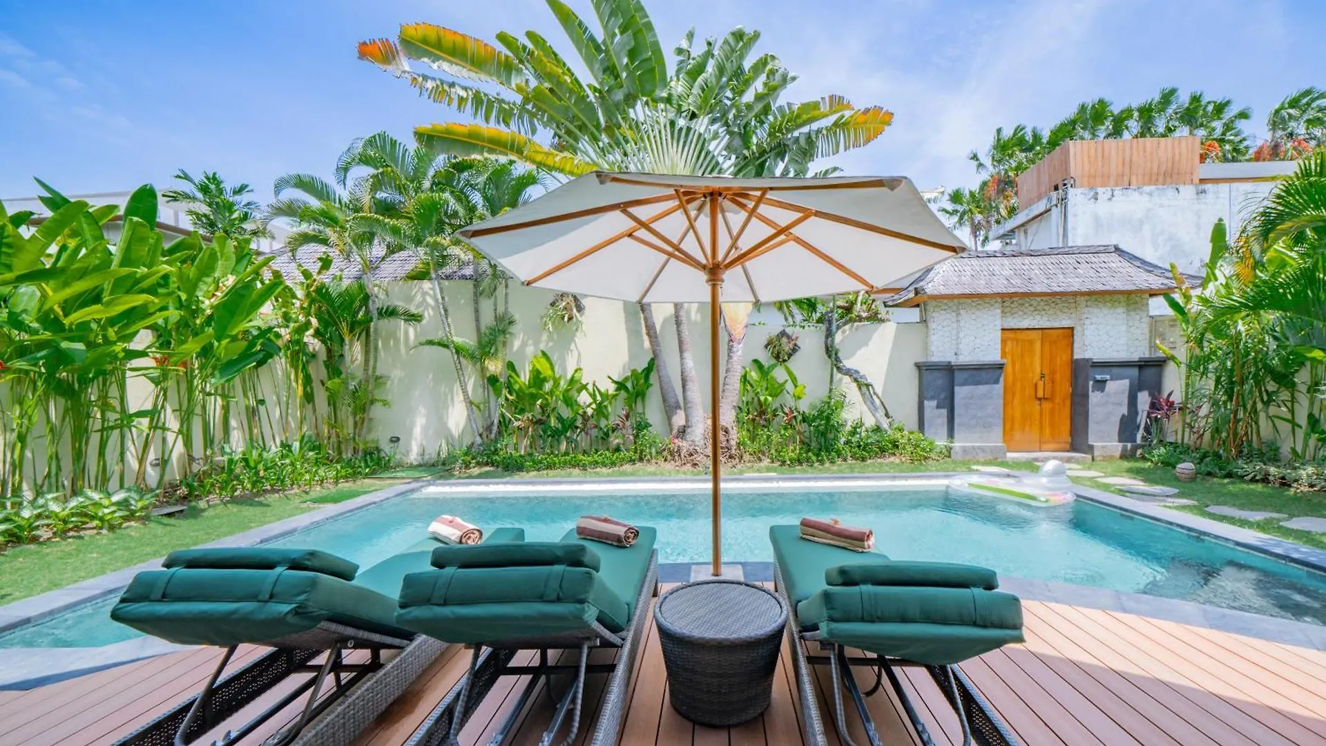 Vila Luxury Balinese Oasis With Private Pool - 2 Br Kerobokan